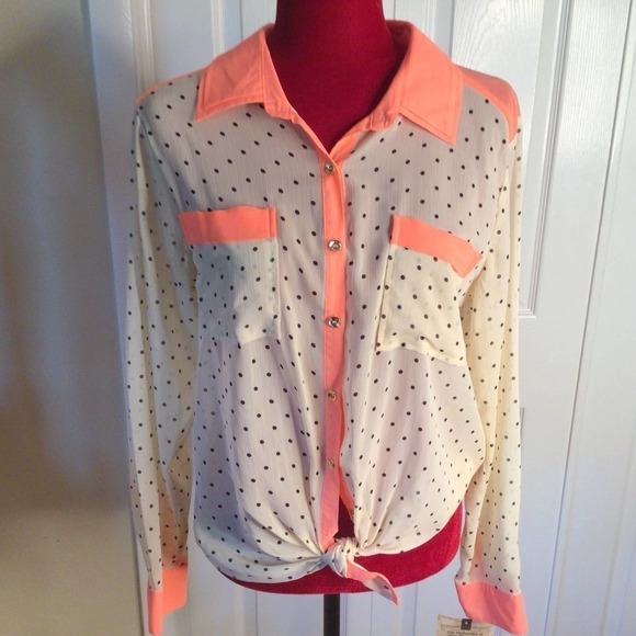 Democracy Tops - NWT Democracy Polka Dot Blouse/Shirt  sz Medium *GORGEOUS*‎